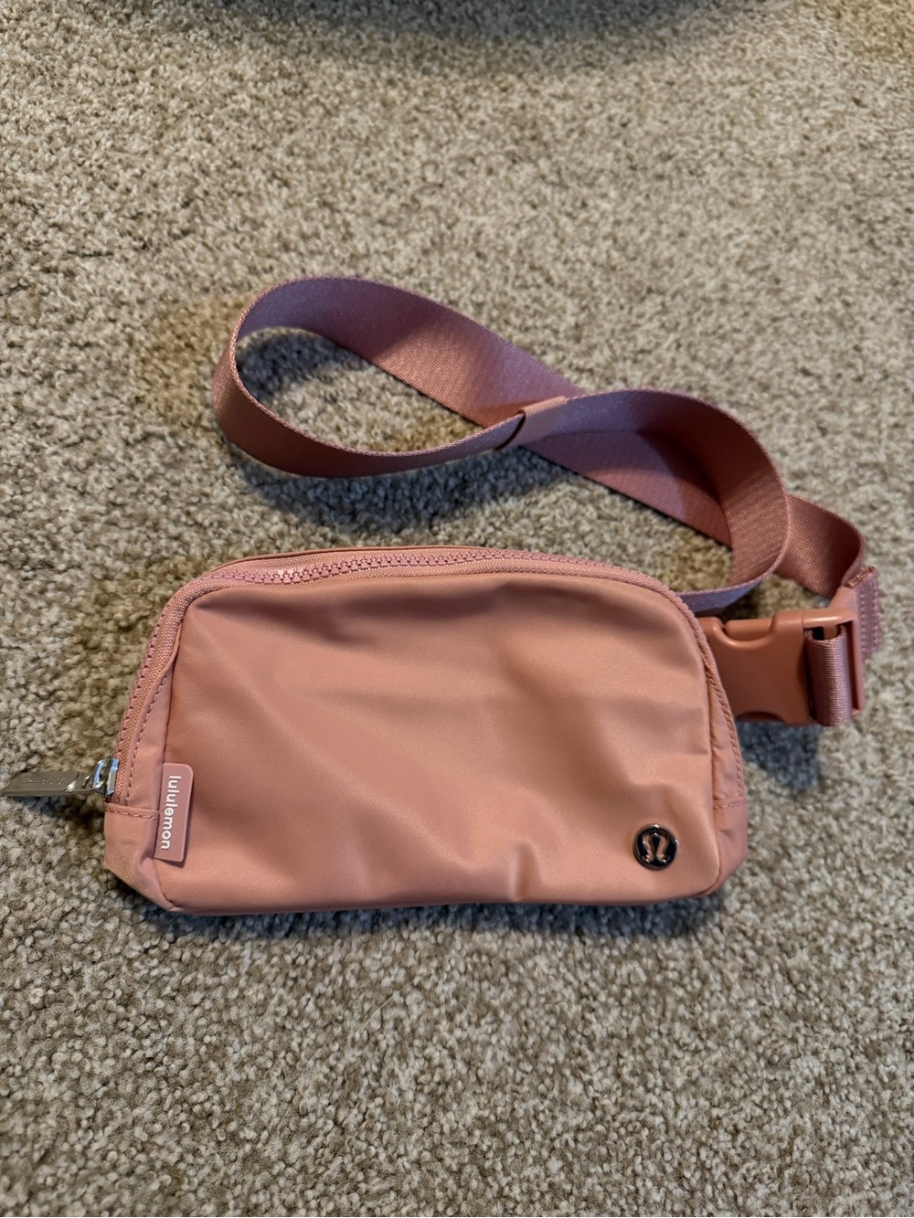 NWOT LULULEMON EVERYWHERE BELT BAG